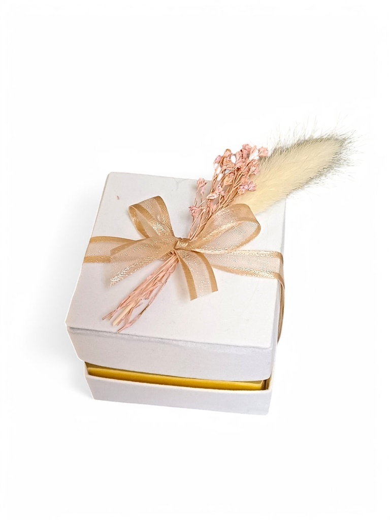 [1330] Vierkant doosje wit